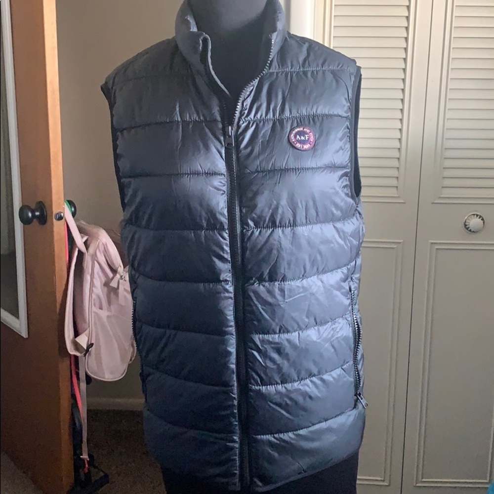 Abercrombie and Fitch puffer vest size XS